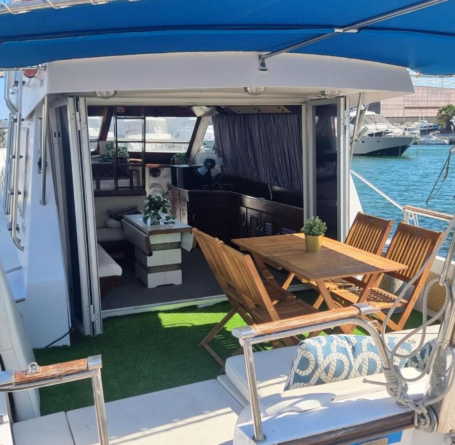 Hotel Beautiful And Comfy Boat In Barcelona With Boat Tour Option Exterior foto