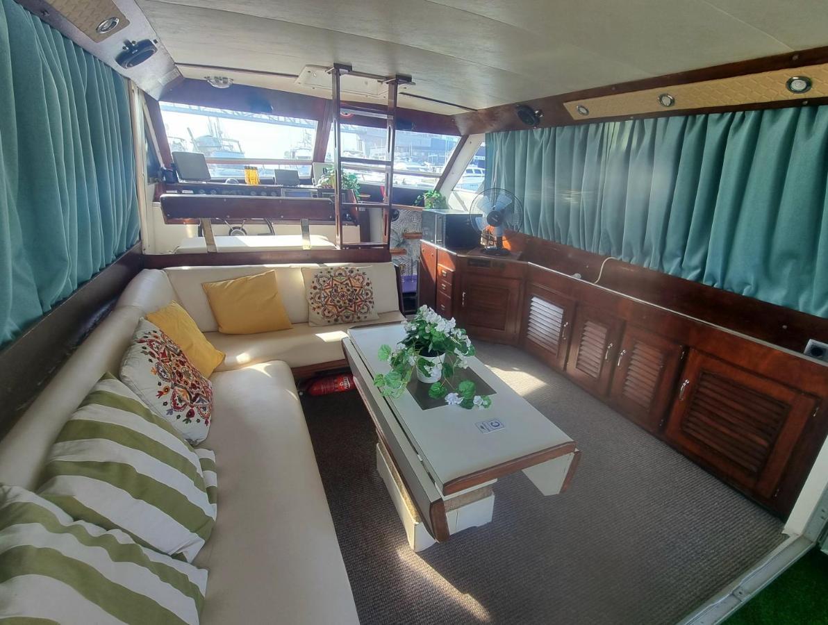 Hotel Beautiful And Comfy Boat In Barcelona With Boat Tour Option Exterior foto