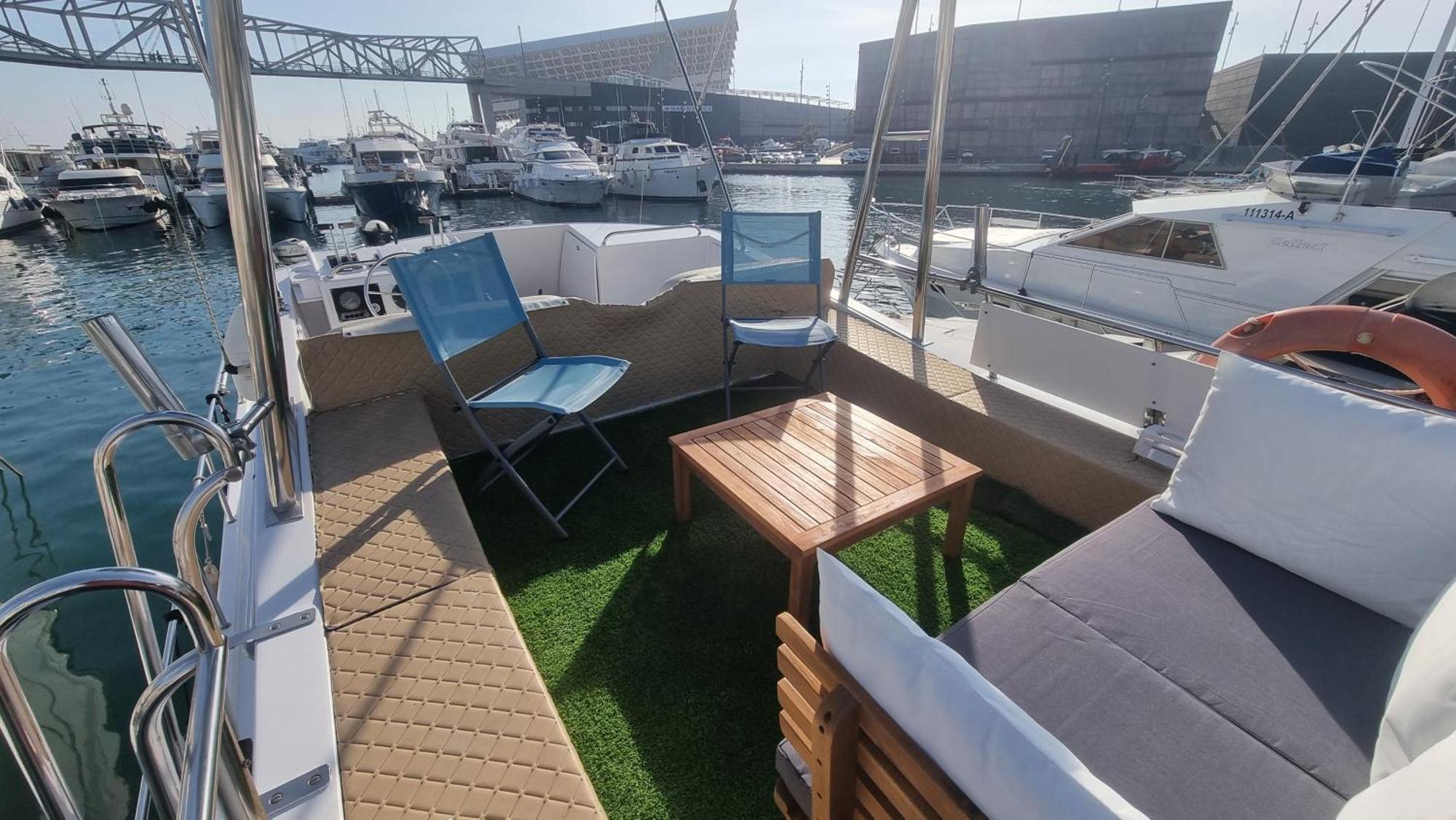 Hotel Beautiful And Comfy Boat In Barcelona With Boat Tour Option Exterior foto