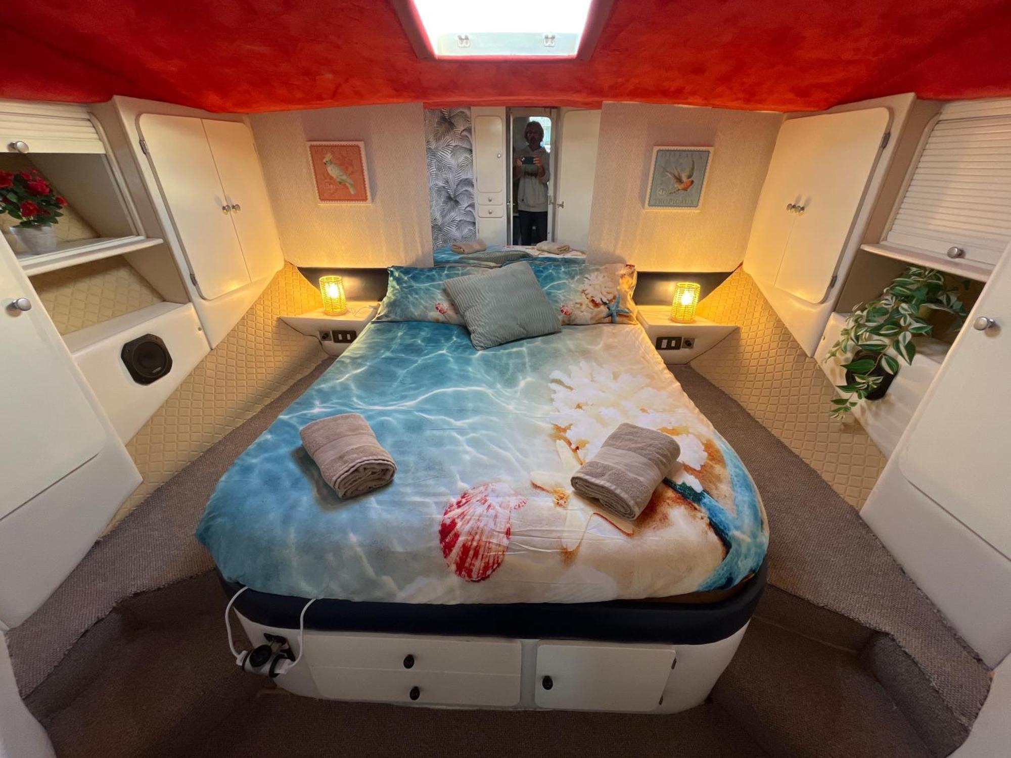 Hotel Beautiful And Comfy Boat In Barcelona With Boat Tour Option Exterior foto