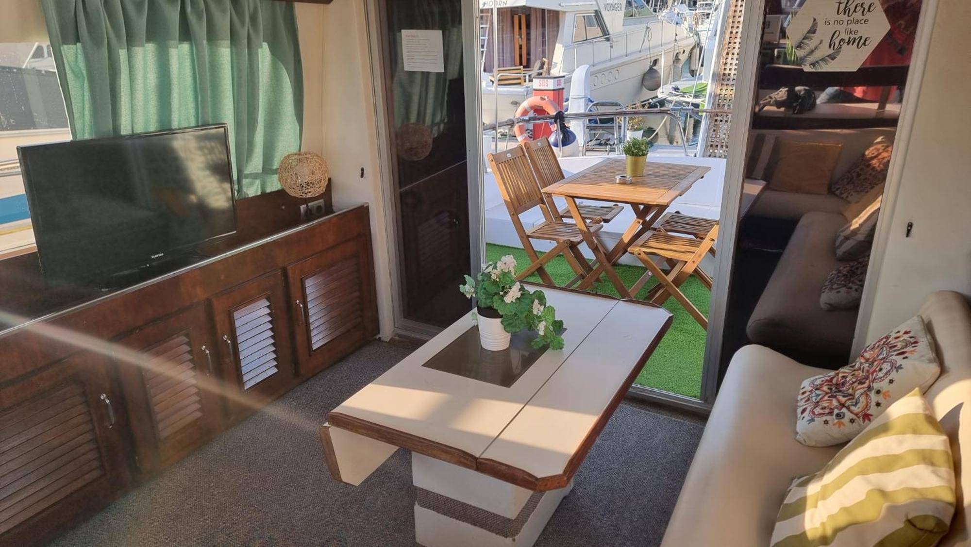Hotel Beautiful And Comfy Boat In Barcelona With Boat Tour Option Exterior foto